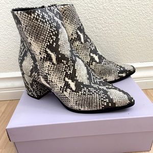 STEVE MADDEN Snakeskin half boots - Like new !!!